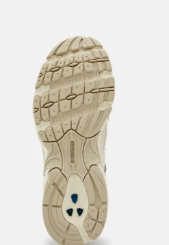 530AA Sneaker