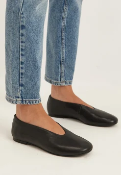 Aleya Leather Ballerina