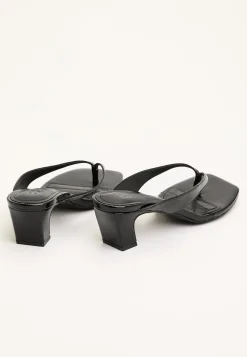 Biaspice Toe Post Faux Leather