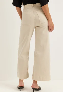Cropped Front Seam Jeans