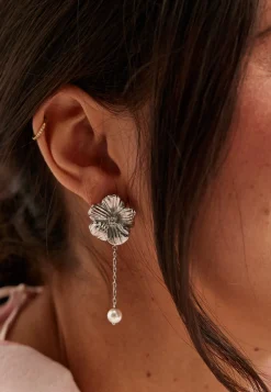 Daisy Pendant Earring