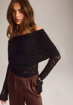 Drapy Lace Top