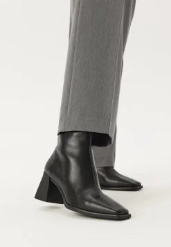 Hedda Leather Boots