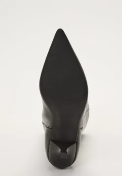 Heeled Mid Knee Leather Boot