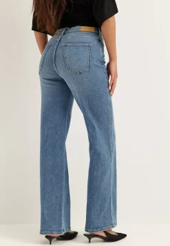 High Straight Leg Jeans