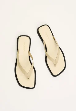 Izzy Sandal Flats