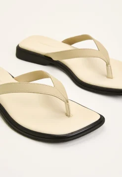 Izzy Sandal Flats