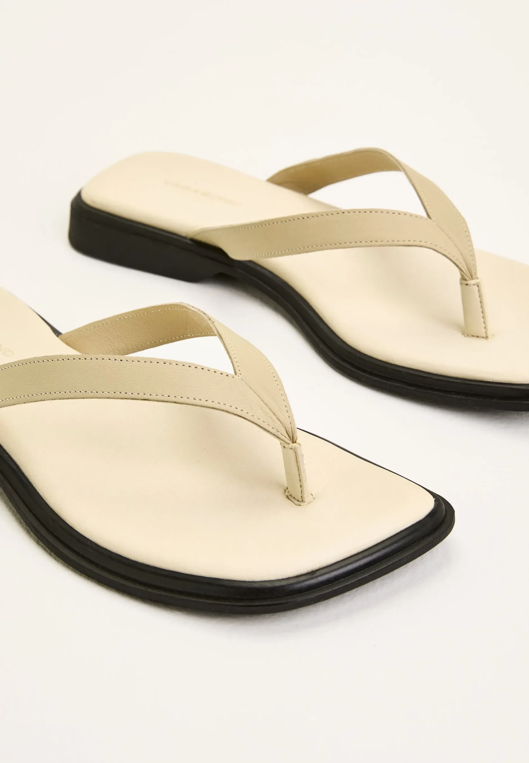 Izzy Sandal Flats