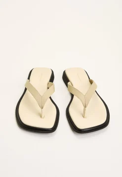 Izzy Sandal Flats