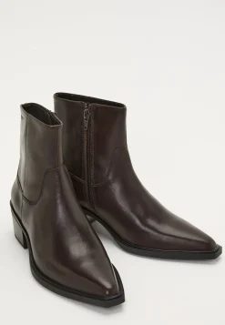 Kelsey Heel Classic Leather Boots