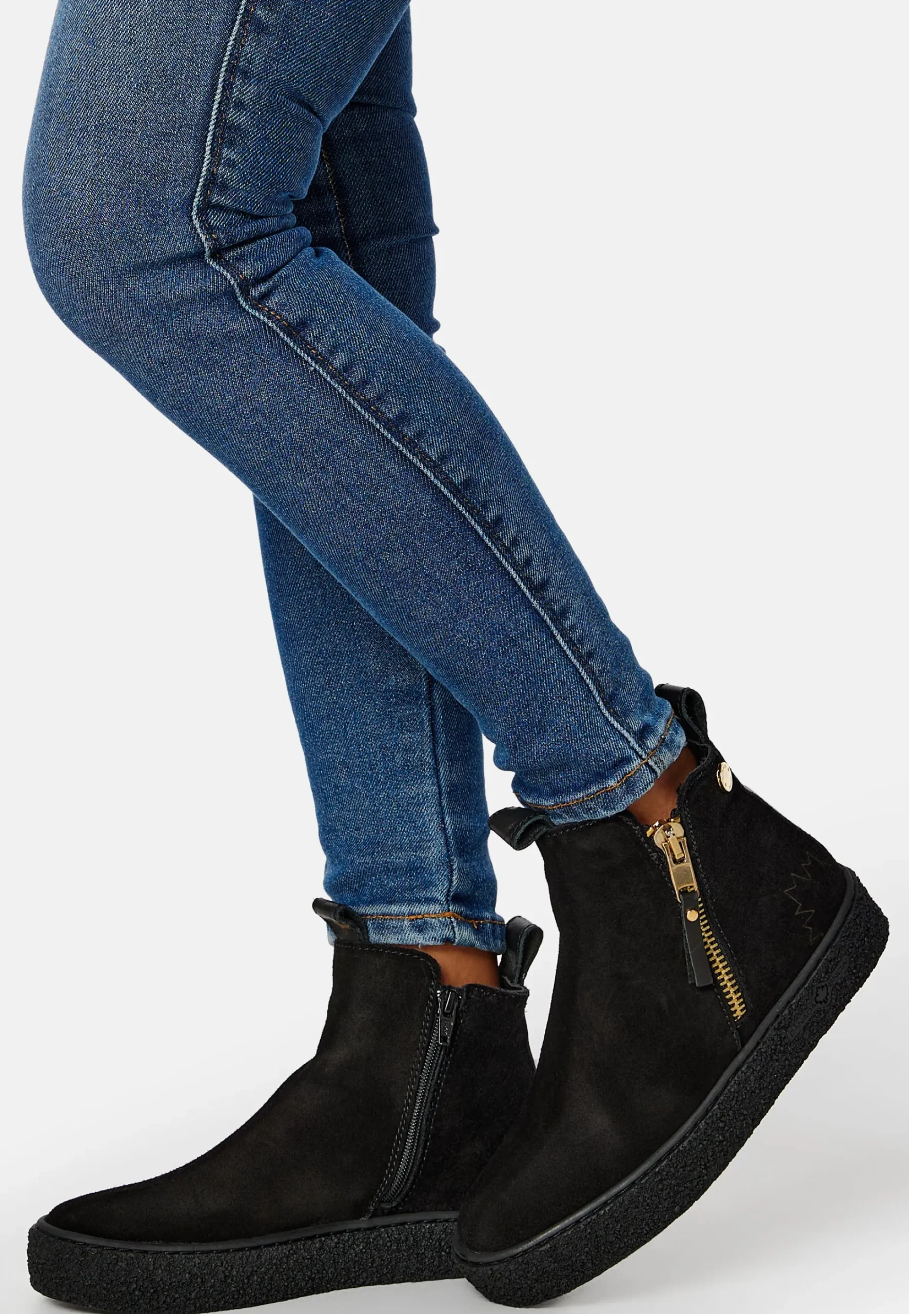 Mount V. Zip Boots