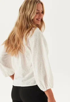 Onlzion 3/4 V-NECK EMB TOP WVN