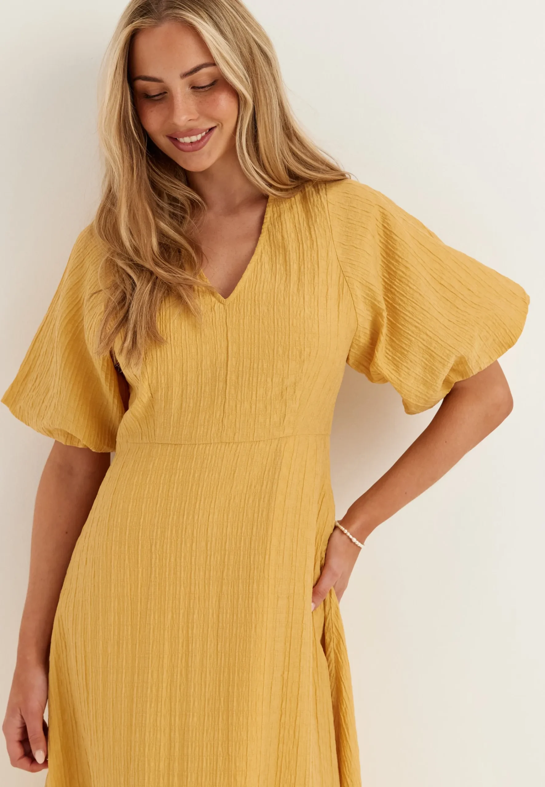 Slfmaddie Ss Closed Back Midi Dress