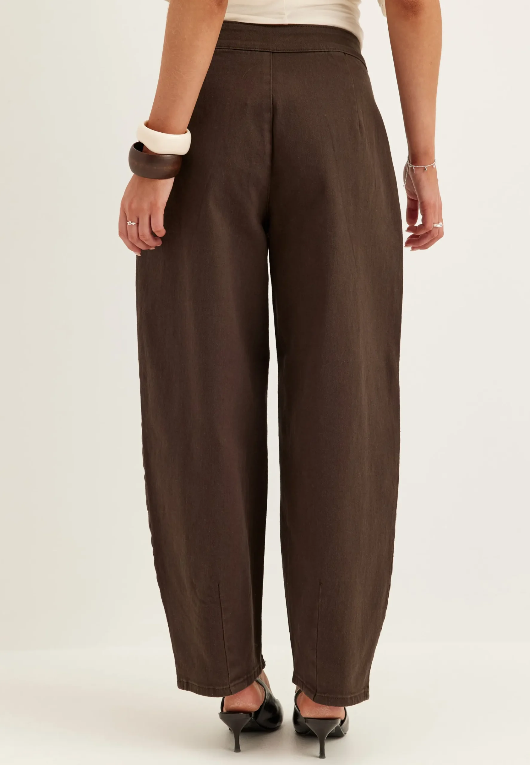 Vichia Hw Barrel Jeans