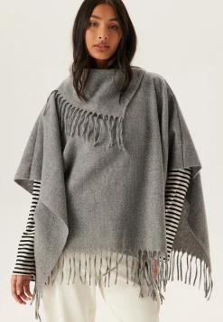 Vifjolira High Neck Poncho