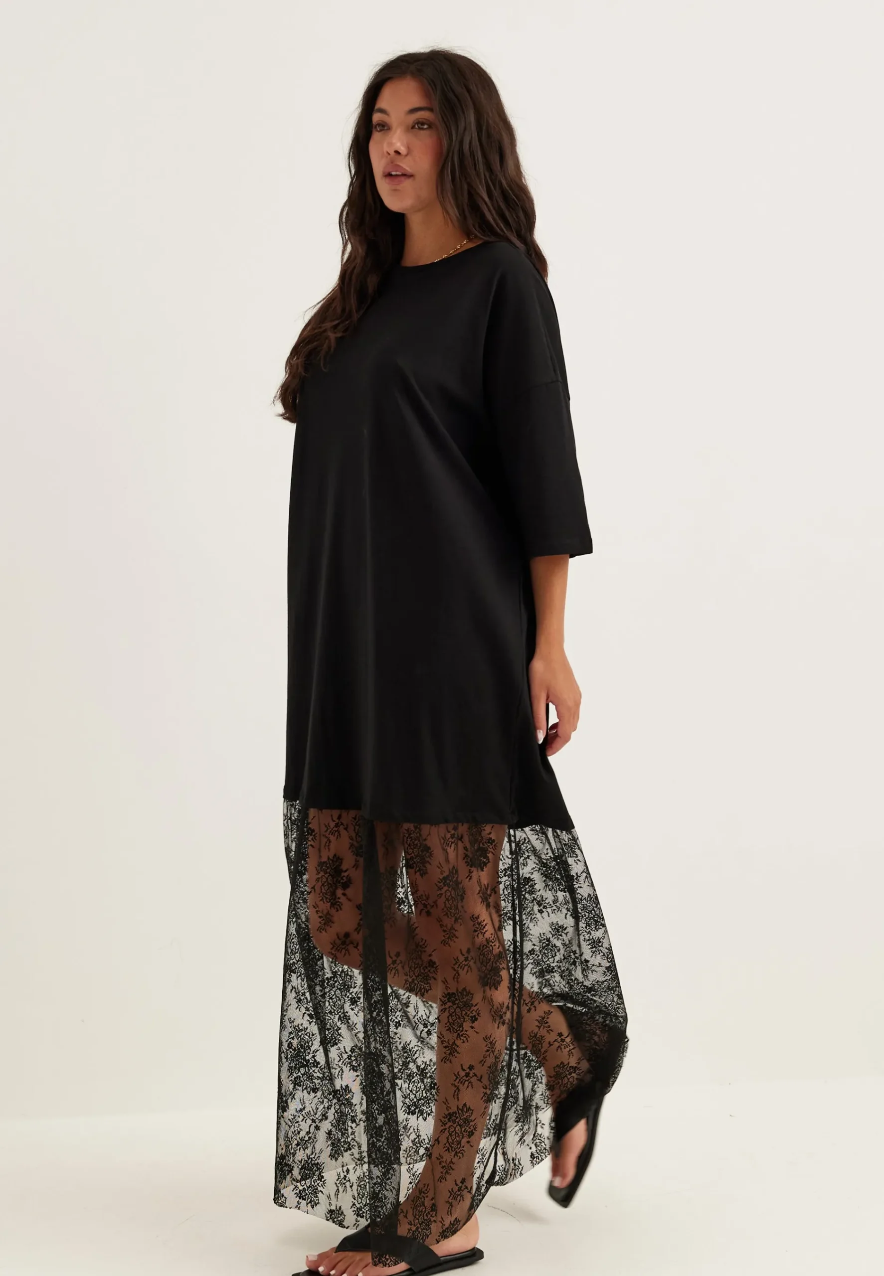 Vikata S/S OVERSIZE LACE DRESS