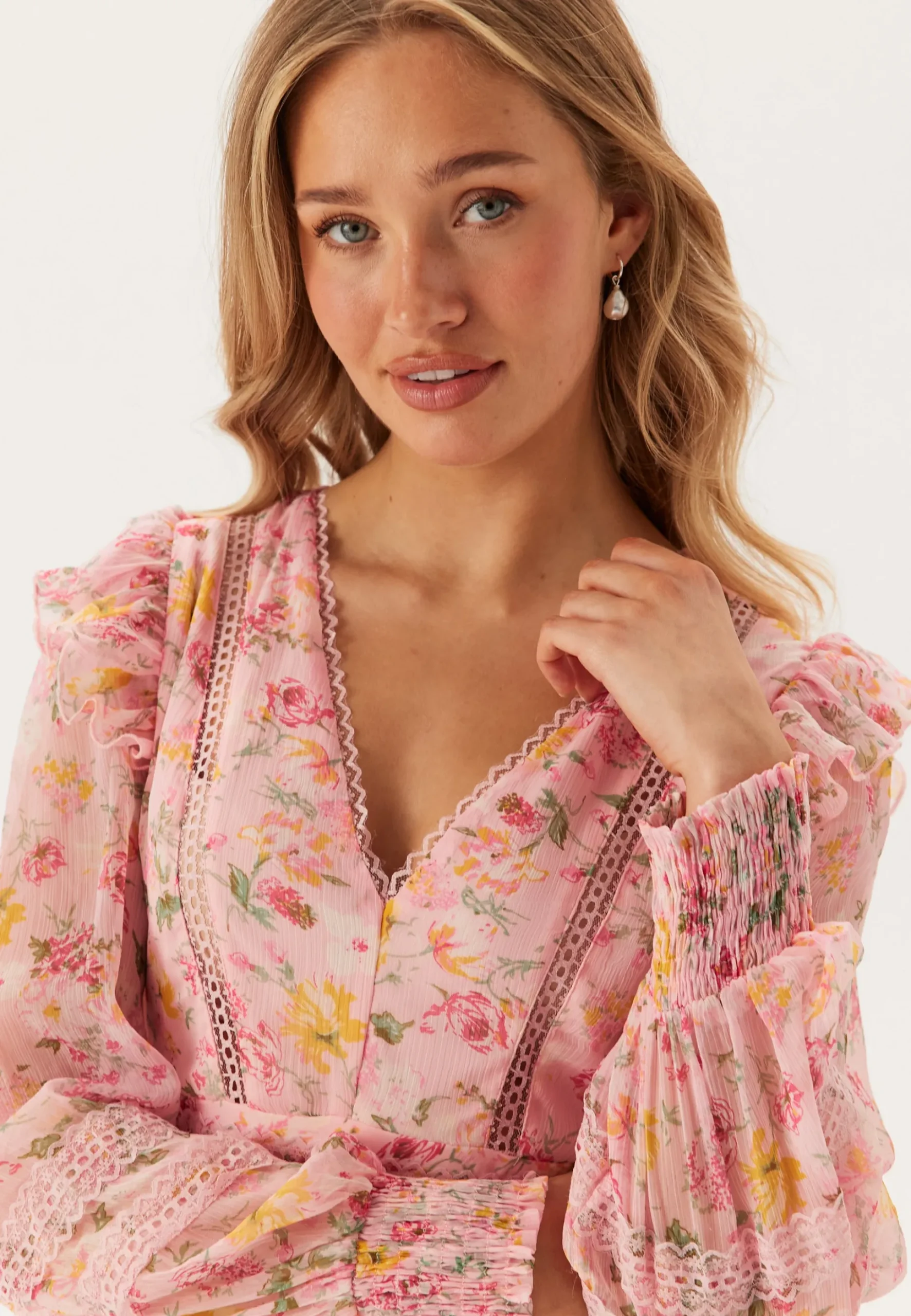 Viroman New V-neck L/S Short Dress