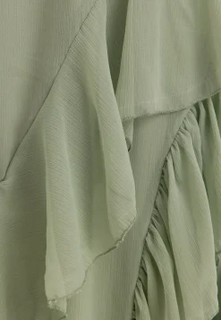 Visella Halterneck Flounch Dress