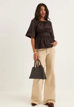 Vmfriba 2/4 DETAIL TOP