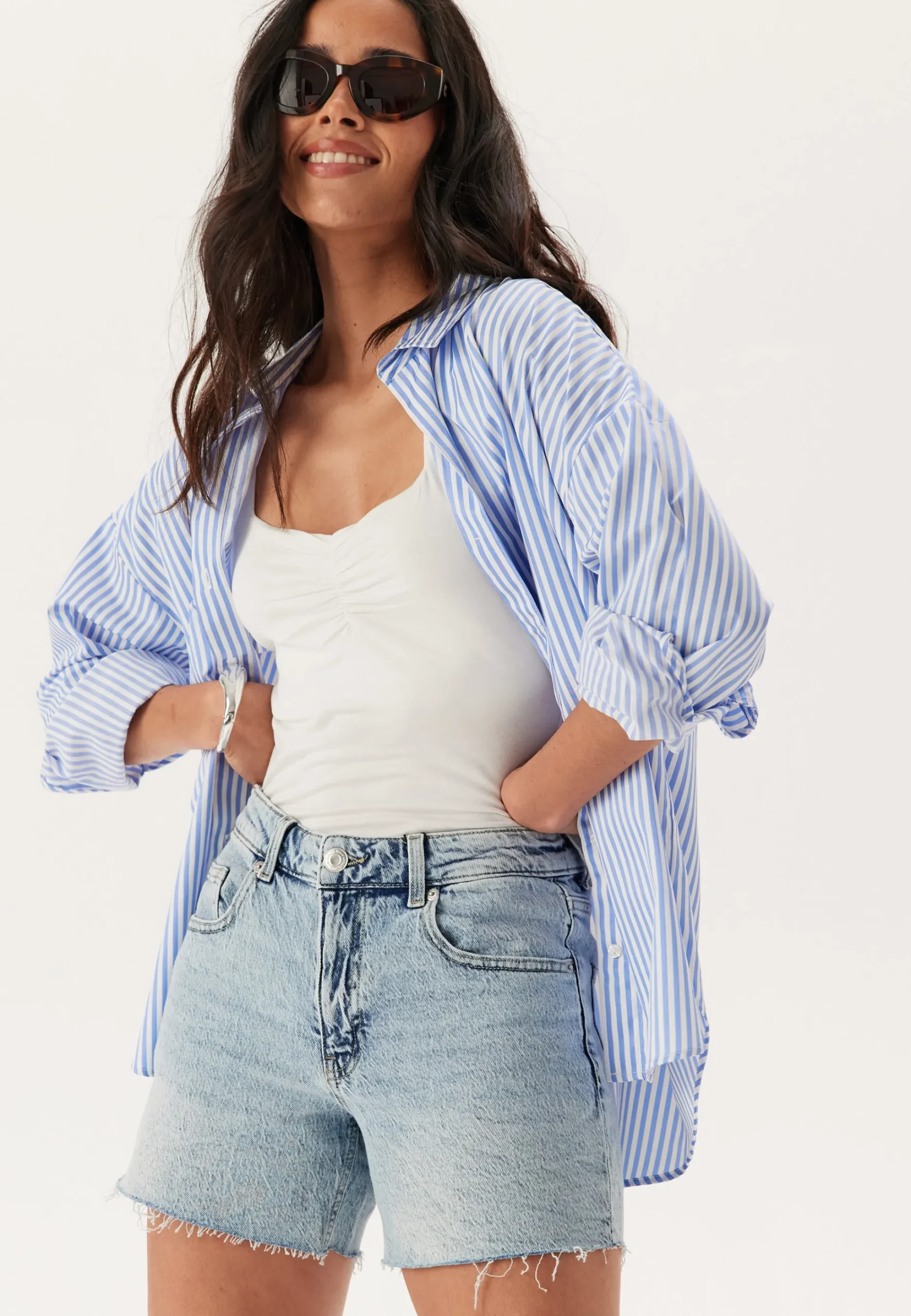Vmtess mid rise short denim shorts