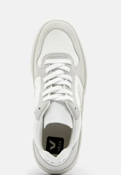 V-10 Sneaker